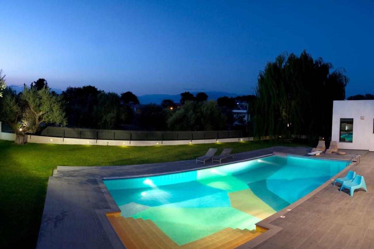 Villa Natasa Lampiri  Luaran gambar